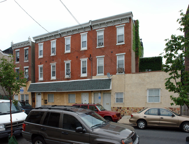 827-835 S 4th St in Philadelphia, PA - Building Photo - Building Photo