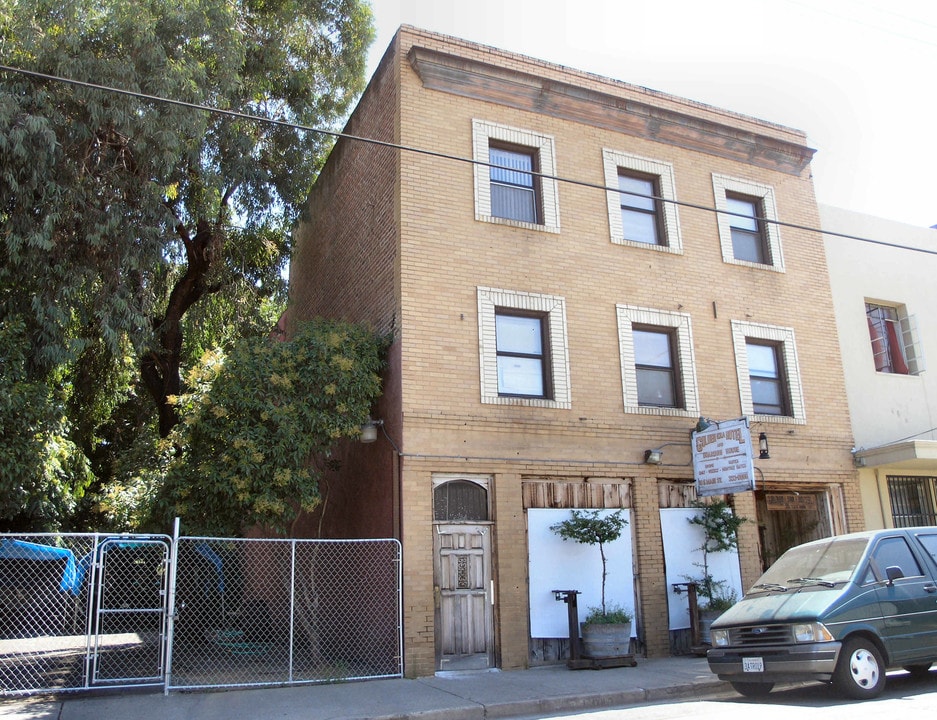 Golden Era Hotel in Lodi, CA - Building Photo