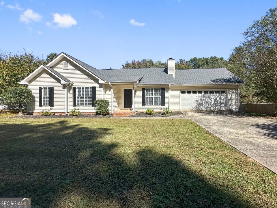 877 City Pond Rd in Winder, GA - Building Photo