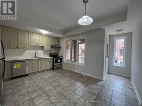 30 Orca Dr in Markham, ON - Building Photo - Building Photo