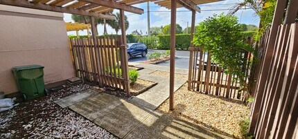 1017 NW 124th Ave in Pembroke Pines, FL - Building Photo - Building Photo