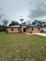 2167 Della Dr in Naples, FL - Building Photo