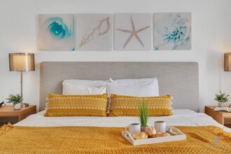 2602 E Hallandale Beach Blvd in Hallandale Beach, FL - Building Photo - Building Photo