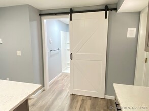 103 Martin Rd, Unit B in Bristol, CT - Building Photo - Building Photo