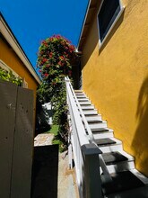 3120 Colorado Ave, Unit Unit C in Santa Monica, CA - Building Photo - Building Photo