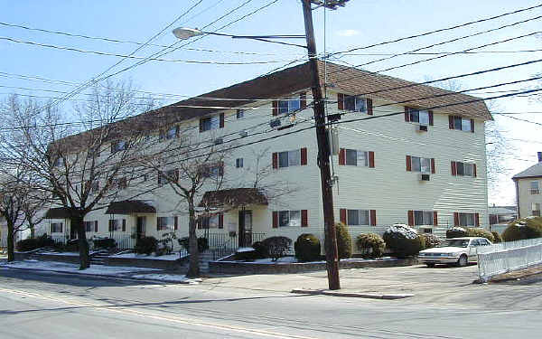 304-308 California St in Newton, MA - Building Photo - Building Photo