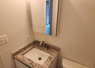 6656 Hillandale Rd in Bethesda, MD - Building Photo - Building Photo