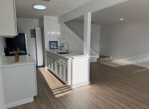 802 Tiffany Dr W in West Palm Beach, FL - Building Photo - Building Photo