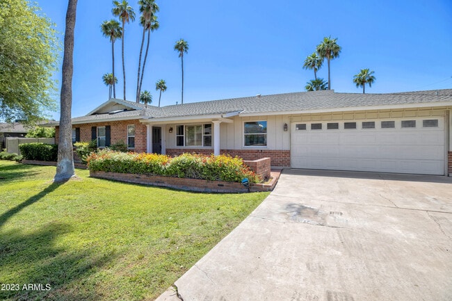 property at 6035 E Calle Del Paisano