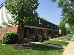 Hayes Colony Apartments in Delaware, OH - Foto de edificio - Building Photo