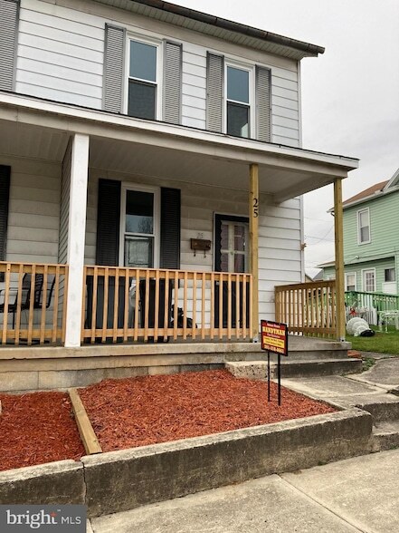 property at 25 Pennsylvania Ave