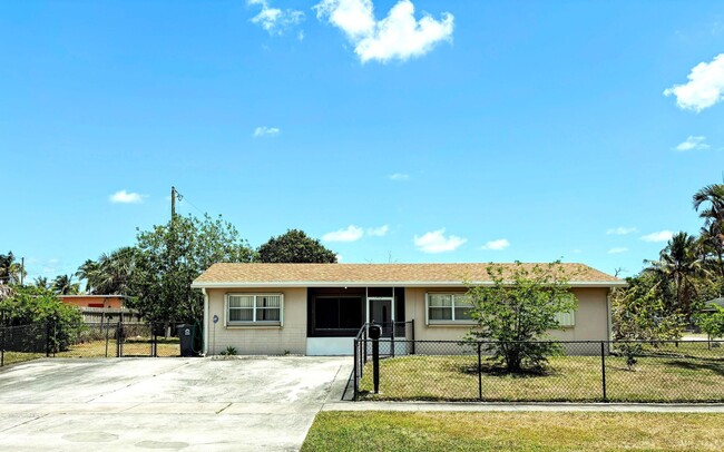 property at 4937 Tortuga Dr