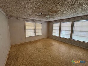223 Seadrift St in Port Lavaca, TX - Building Photo - Building Photo