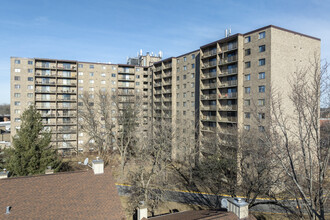 Lake Hinsdale Park in Willowbrook, IL - Building Photo - Building Photo