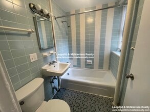 1316 Commonwealth Ave, Unit 302 in Boston, MA - Building Photo - Building Photo