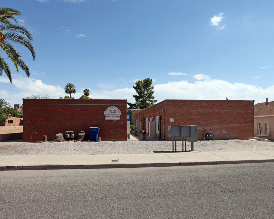 Adams St. Apartments in Tucson, AZ - Building Photo