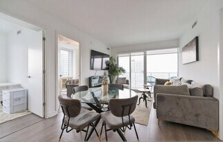 6 Breadalbane St, Unit SI ID1490296P in Toronto, ON - Building Photo