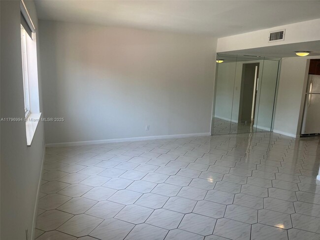 5624 Blueberry Ct in Lauderhill, FL - Building Photo - Building Photo