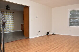 65 Corinthian Ave in Stratford, CT - Building Photo - Building Photo