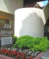 224 S Glendora Ave in Glendora, CA - Building Photo