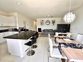 415 NE 194th Ln in Miami, FL - Building Photo - Building Photo