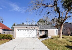 8145 Mactavish Way W, Unit 03-102 in Jacksonville, FL - Building Photo