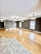 324 Queen St in Fredericton, NB - Building Photo - Building Photo