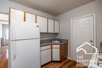 5746 N Winthrop Ave, Unit 303 in Chicago, IL - Building Photo - Building Photo