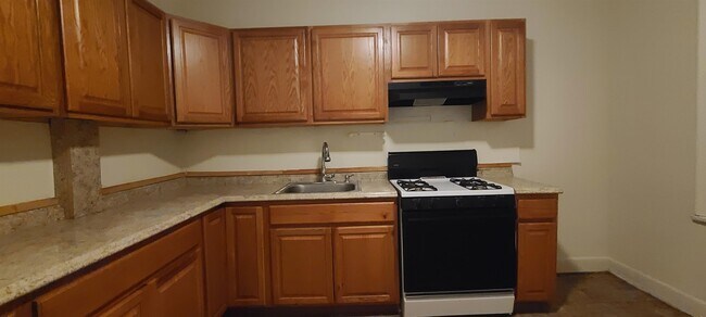 29 Roosevelt Ave in Jersey City, NJ - Building Photo - Building Photo