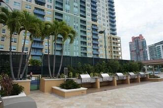 90 Alton Rd, Unit PH3307 in Miami Beach, FL - Building Photo - Building Photo