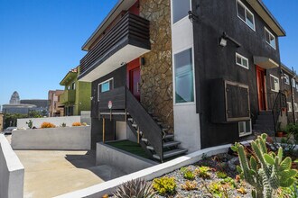 701 N. Hill Pl. in Los Angeles, CA - Foto de edificio - Building Photo