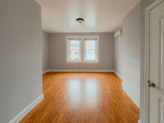 205 E Preston St in Baltimore, MD - Building Photo - Building Photo
