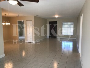 21102 SW 97th Pl in Cutler Bay, FL - Building Photo - Building Photo