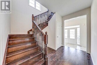 216 Doug Finney St in Oshawa, ON - Building Photo - Building Photo