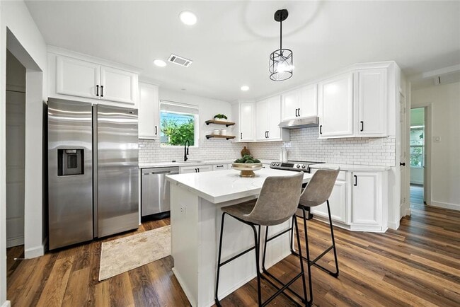 1610 Antoine Dr in Houston, TX - Building Photo - Building Photo