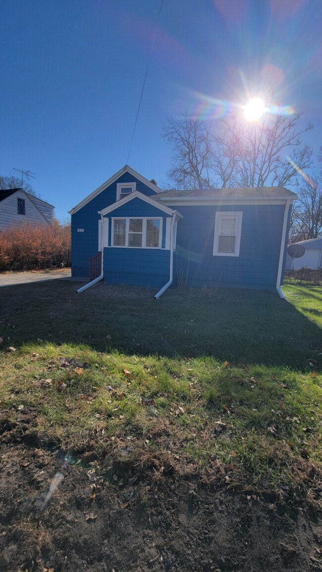 922 6th St in Ames, IA - Building Photo - Building Photo