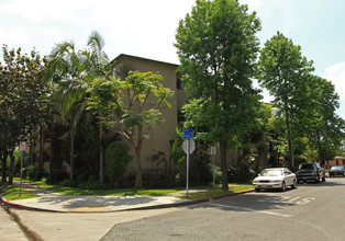 Orizaba Avenue Apartments in Long Beach, CA - Building Photo - Building Photo