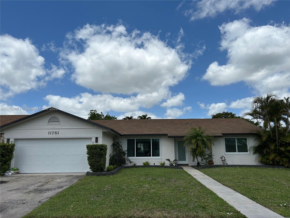 11751 SW 52nd Ct in Cooper City, FL - Foto de edificio