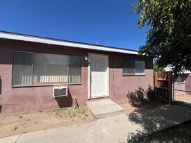 608 E Fredricks St in Barstow, CA - Building Photo