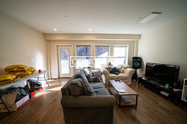 988 Tremont St in Boston, MA - Building Photo - Building Photo