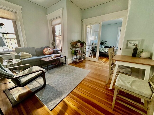20 Winchester St, Unit 403 in Brookline, MA - Building Photo - Building Photo
