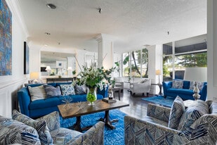 Hillcrest Hampton House in Orlando, FL - Building Photo