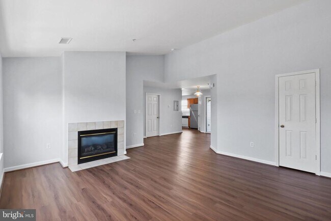 513 Constellation Square SE in Leesburg, VA - Building Photo - Building Photo