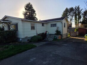 4640 Crane St in Eureka, CA - Building Photo - Building Photo