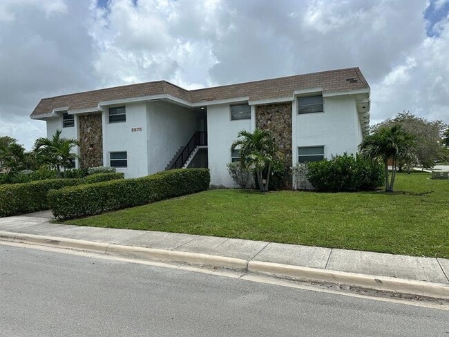 property at 5875 SW 41st St