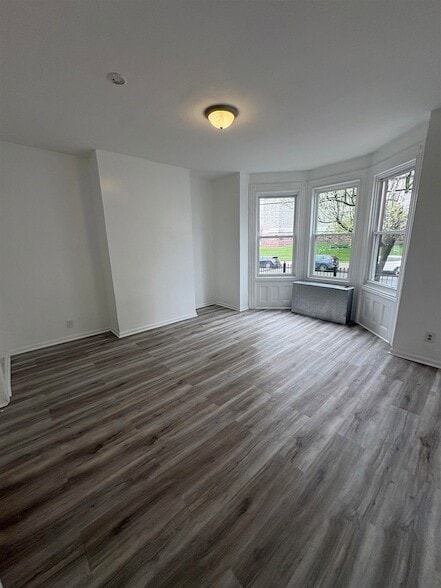 139 Clifton Ave in Newark, NJ - Foto de edificio - Building Photo