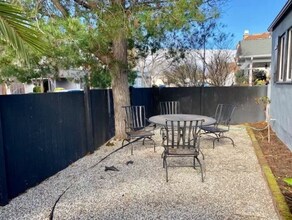 1118 Chula Vista Ave in Burlingame, CA - Foto de edificio - Building Photo