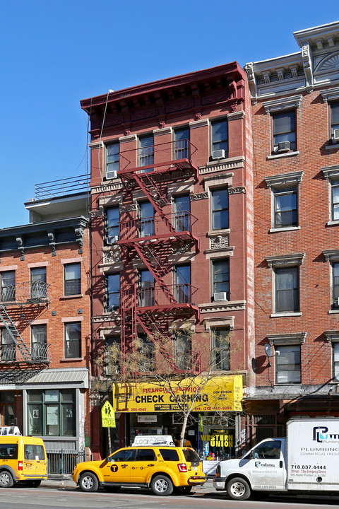 170 First Ave in New York, NY - Building Photo