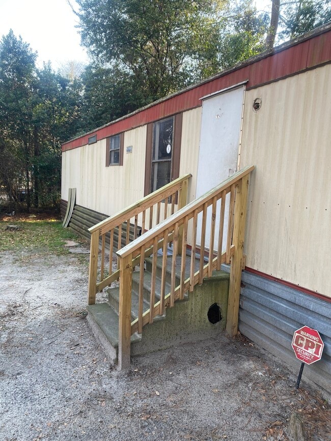 property at 7B Ridgecrest Rd