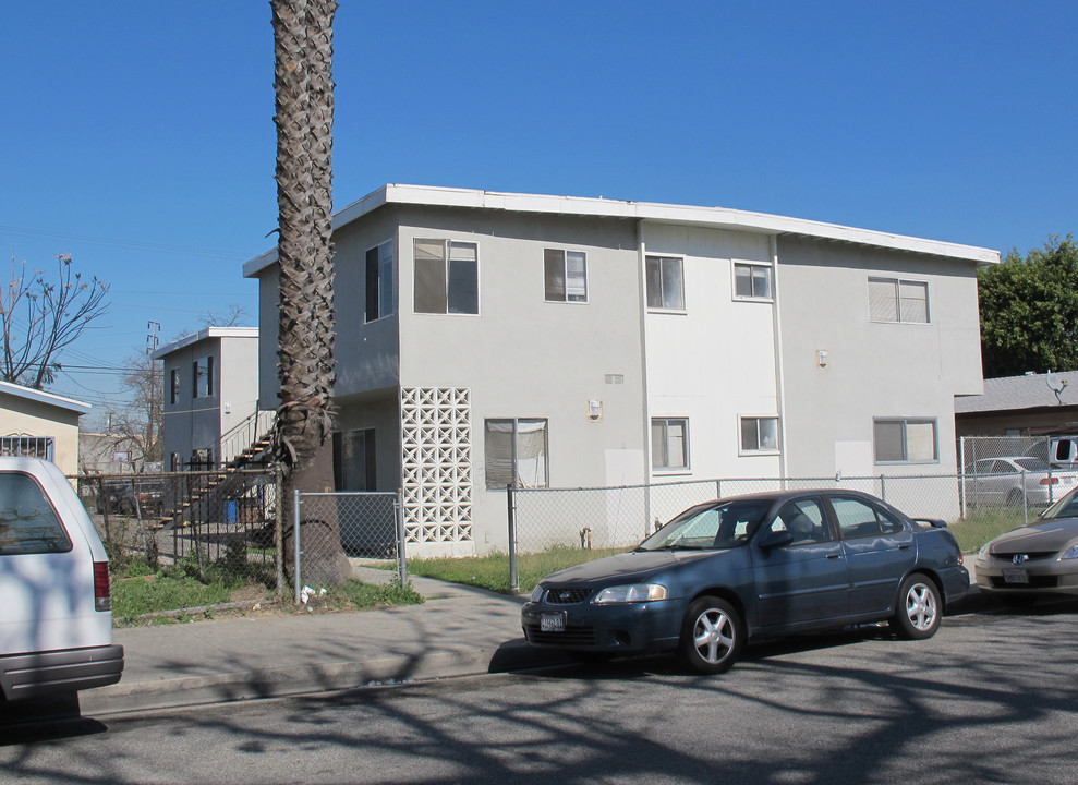 7817 Scout Ave in Bell Gardens, CA - Foto de edificio